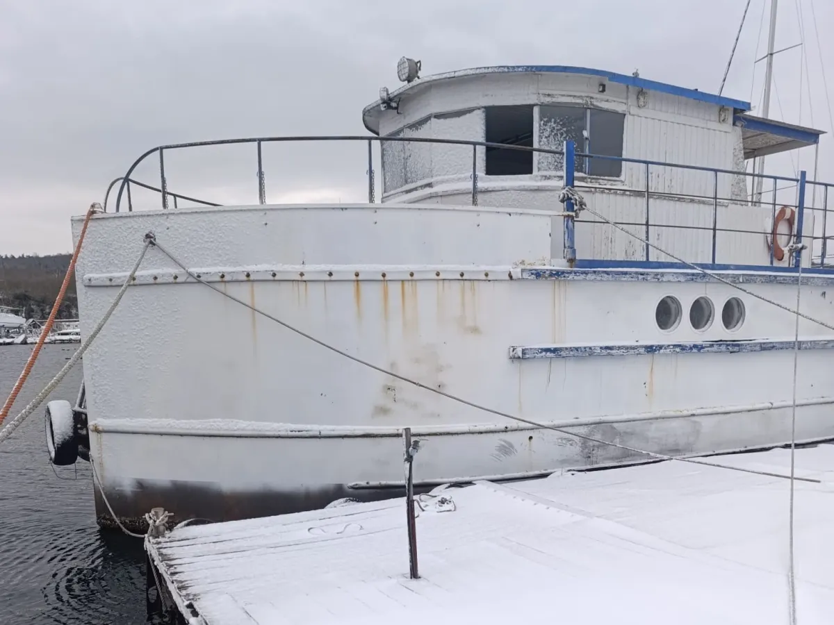 Steel Houseboat Trawler 1500