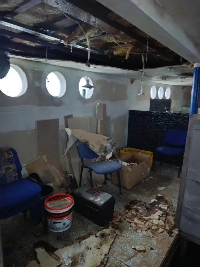 Steel Houseboat Trawler 1500