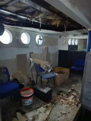 Steel Houseboat Trawler 1500 Photo 2