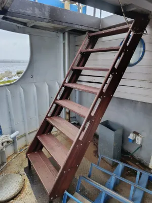 Steel Houseboat Trawler 1500 Photo 3