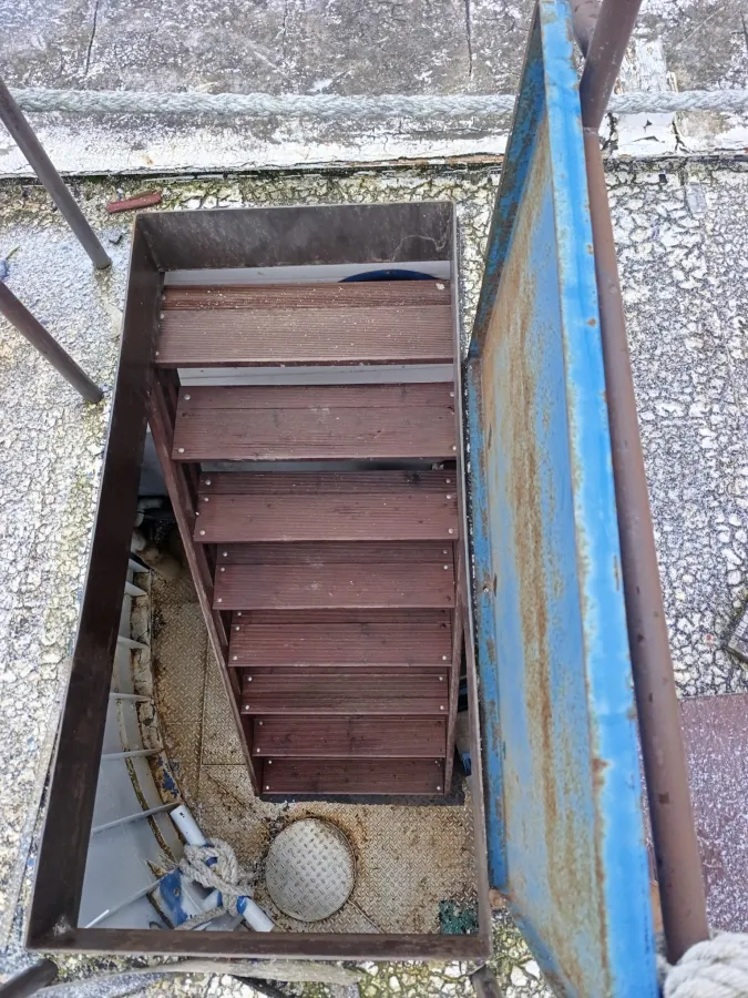 Steel Houseboat Trawler 1500