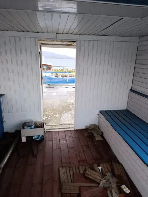 Steel Houseboat Trawler 1500 Photo 8