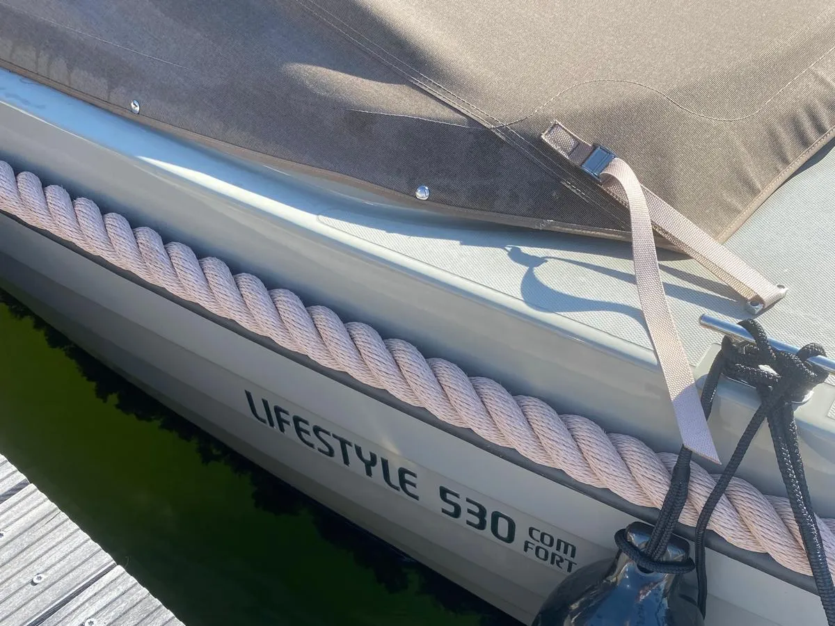 Polyester Sloop Lifestyle 530