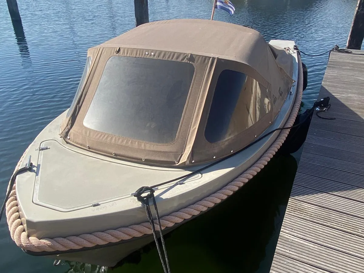 Polyester Sloop Lifestyle 530