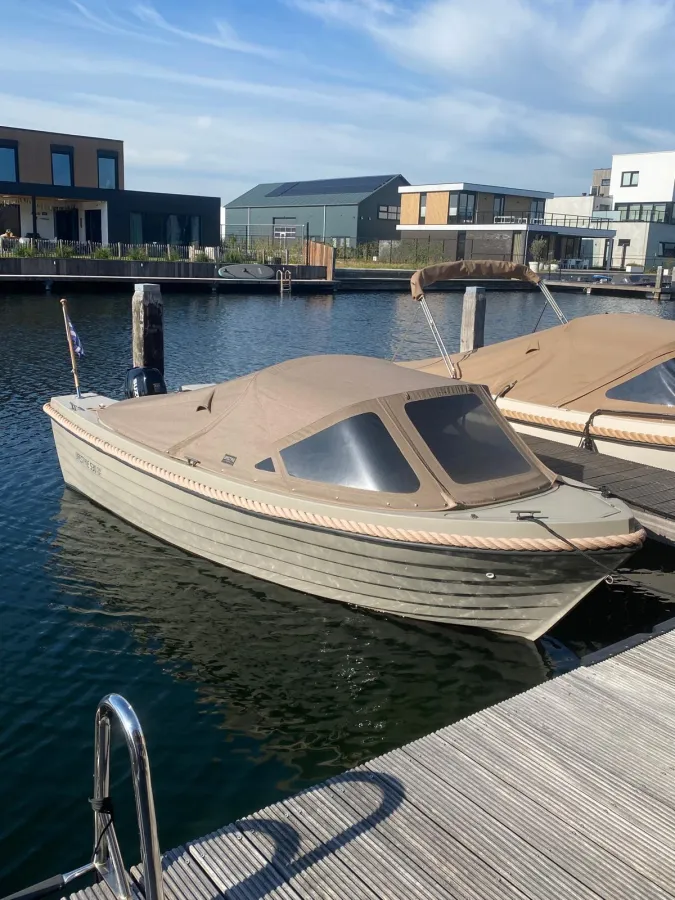 Polyester Sloop Lifestyle 530