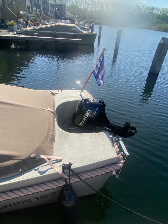 Polyester Sloop Lifestyle 530