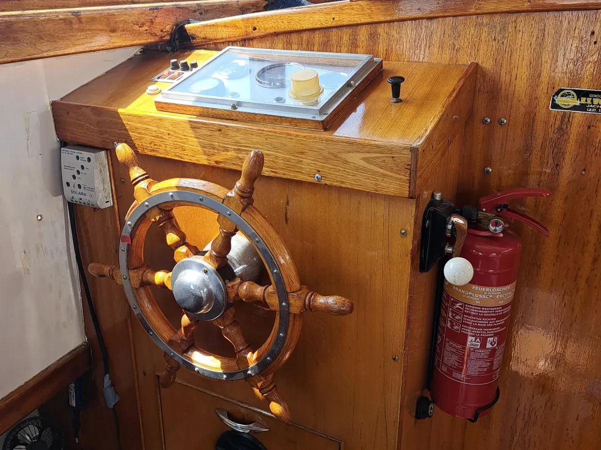 Acier Bateau à moteur Motorboat 830