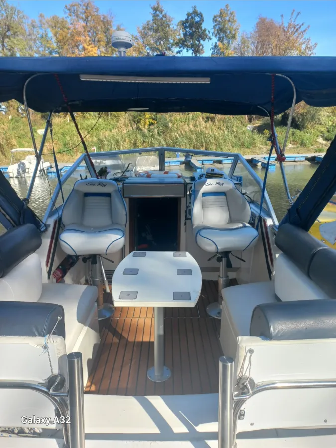 Polyester Motorboat Fairline 21