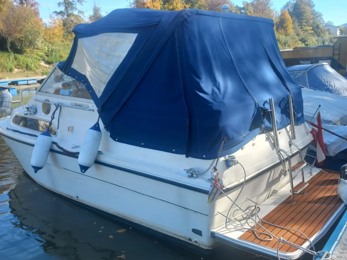 Polyester Motorboat Fairline 21