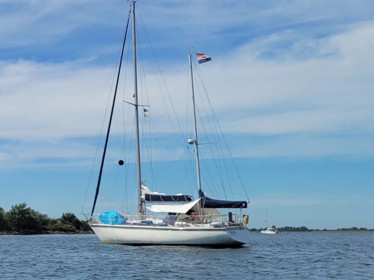 Polyester Sailboat Gib Sea 37 Ketch