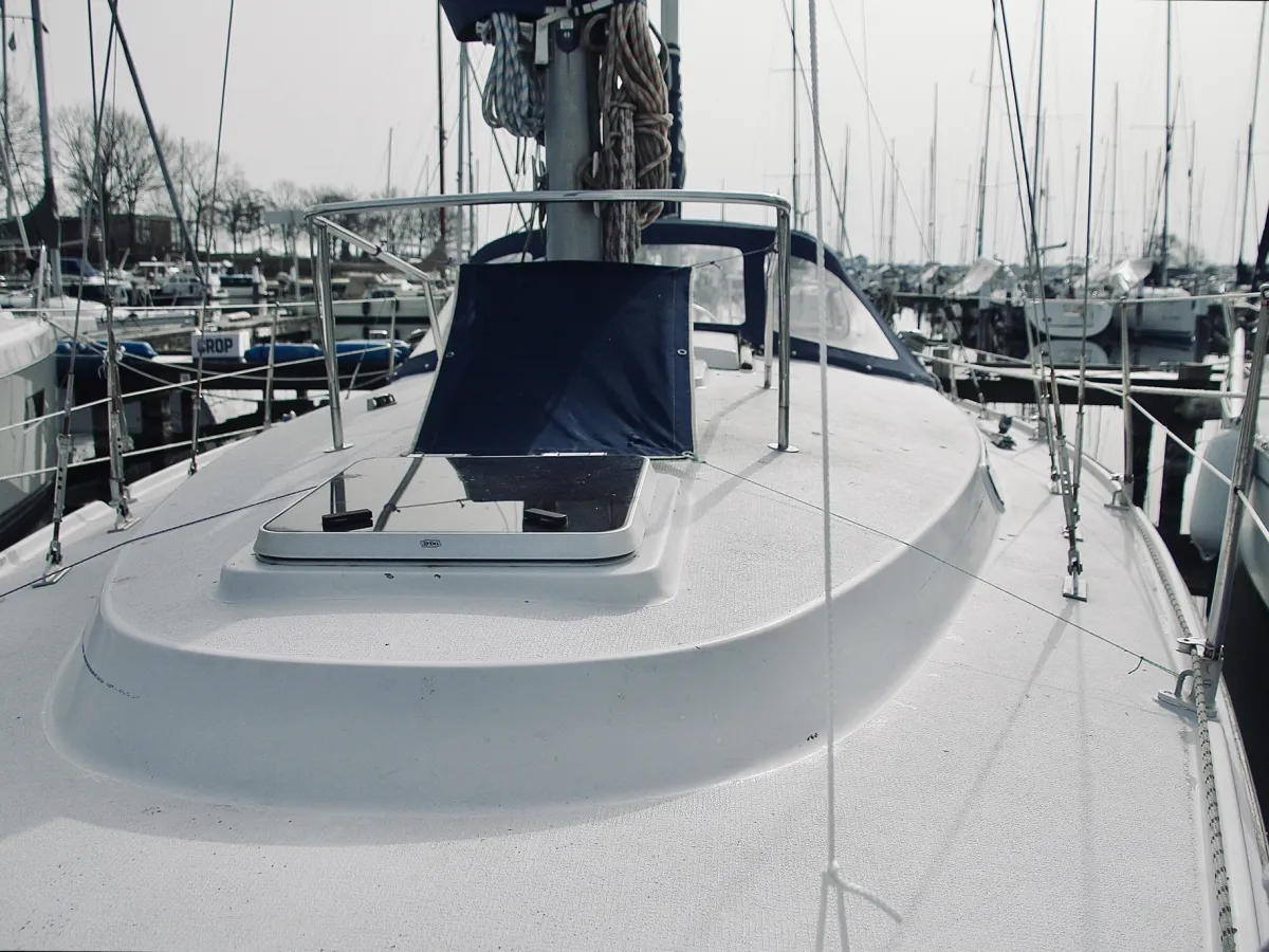 Polyester Sailboat Gib Sea 37 Ketch