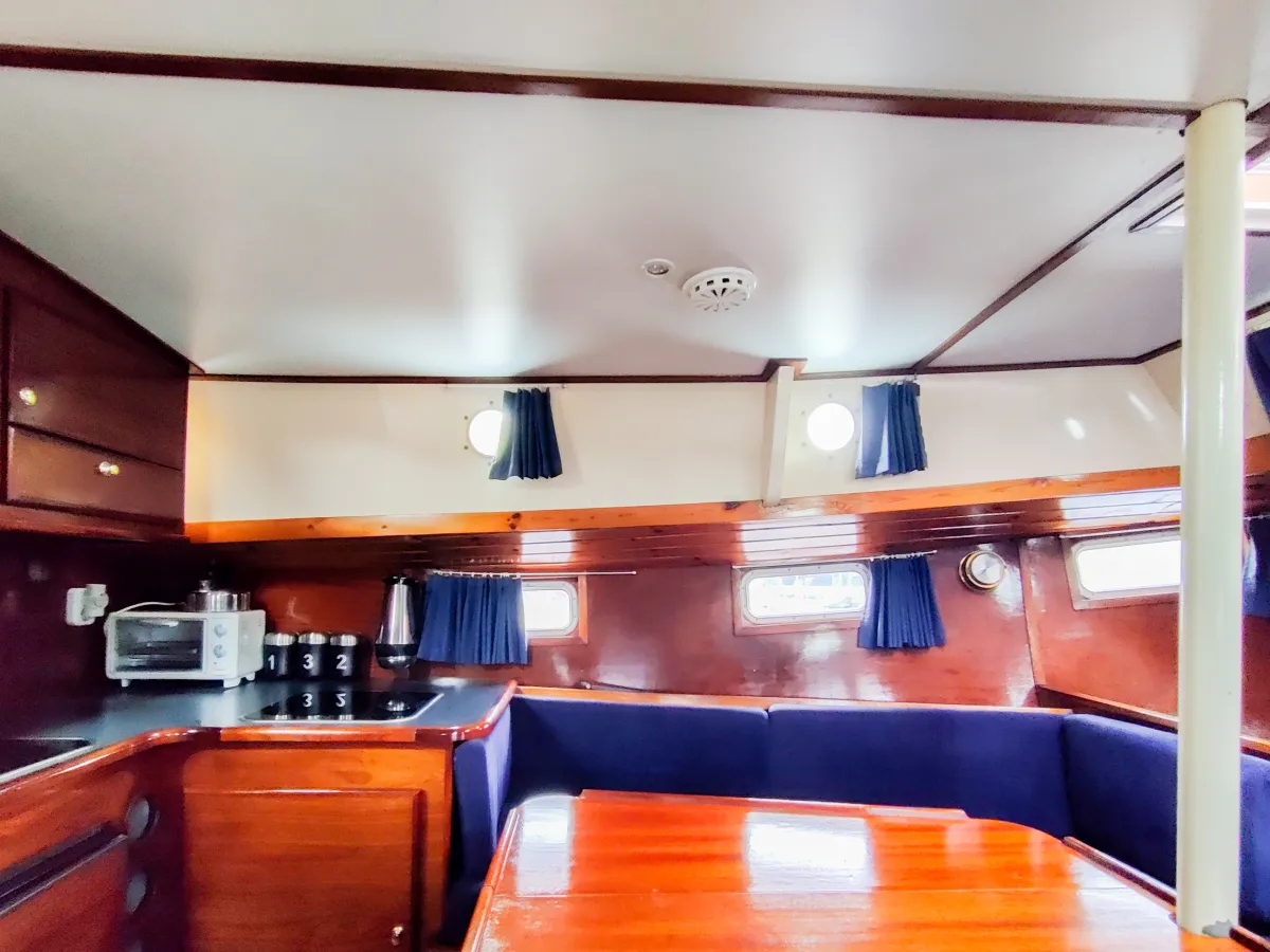 Staal Zeilboot Unter Elbe Motorsailer