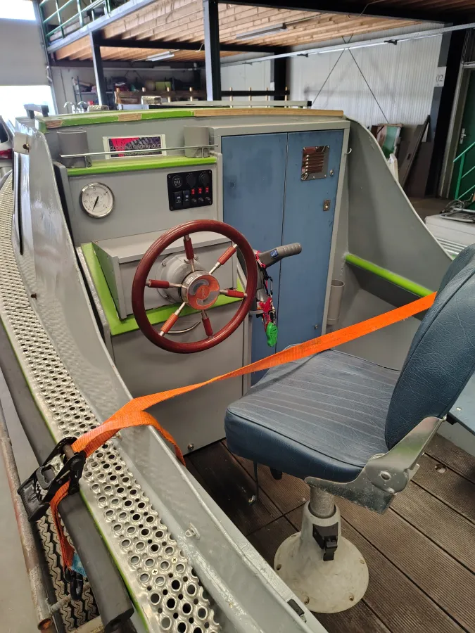 Steel Budgetboat Cabin boat 477
