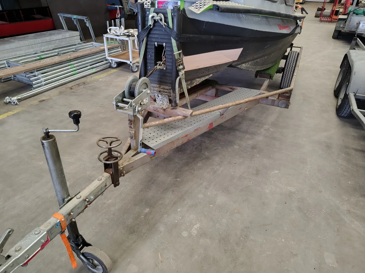 Steel Budgetboat Cabin boat 477