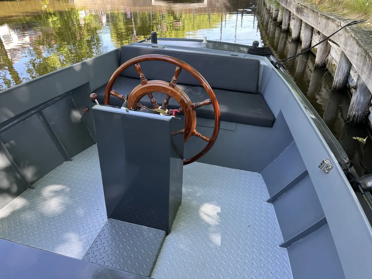 Steel Sloop Motorsloep 875