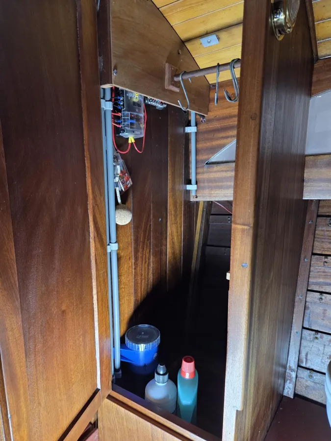 Wood Motorboat Rechlin kajuitmotorboot