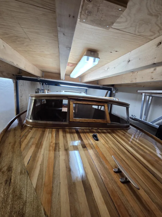 Wood Motorboat Rechlin kajuitmotorboot