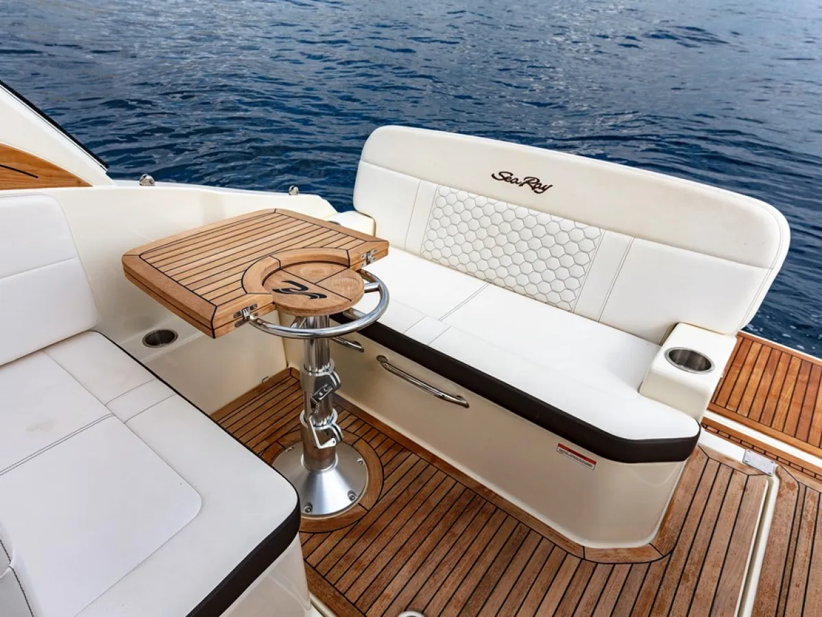 Polyester Motorboot Sea Ray 265 Sundancer