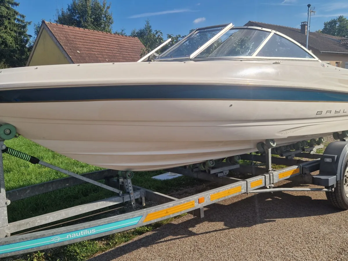 Polyester Motorboat Bayliner 1750 CAPRI