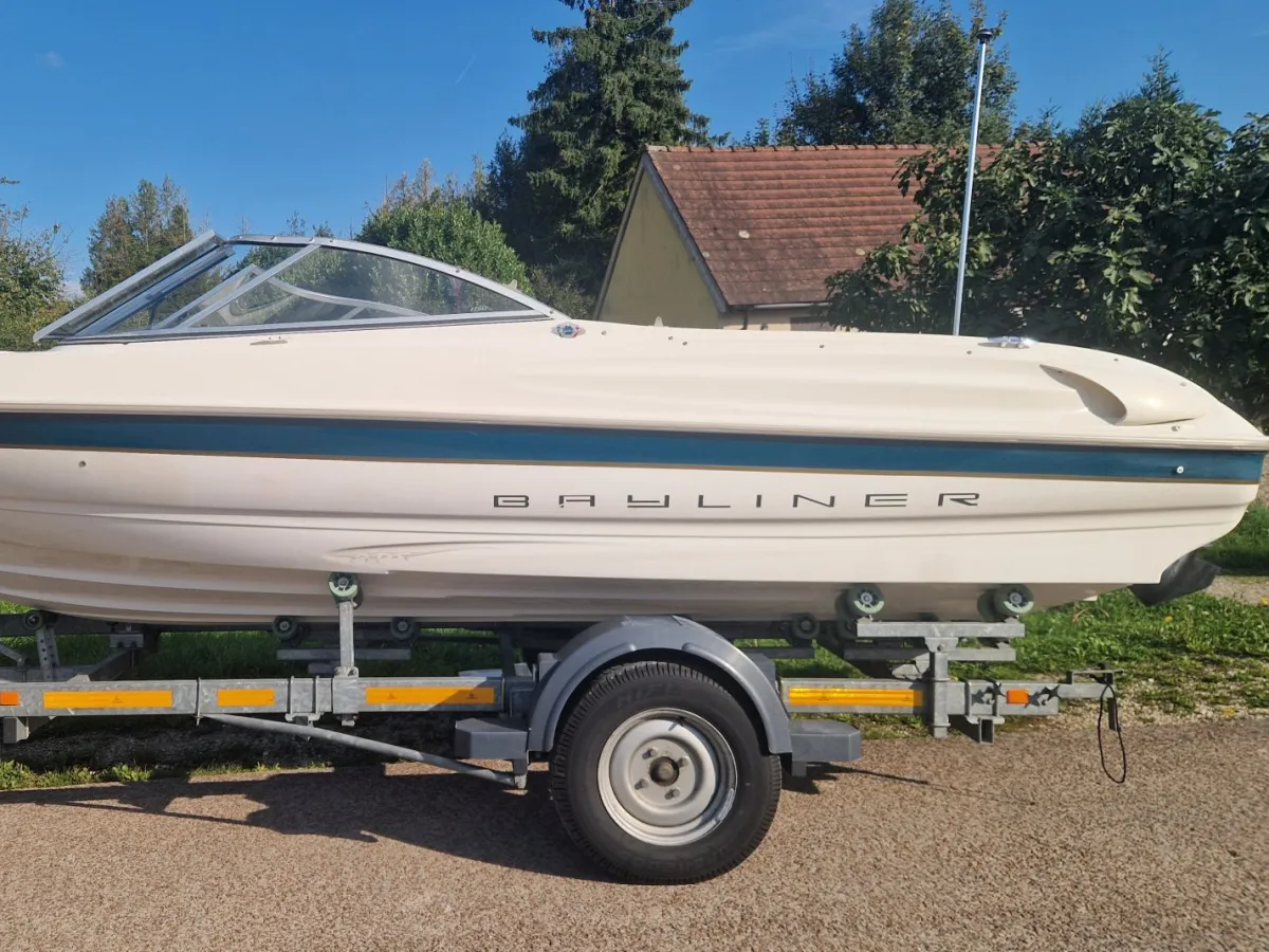 Polyester Motorboat Bayliner 1750 CAPRI
