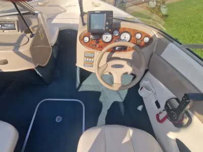 Polyester Motorboat Bayliner 1750 CAPRI Photo 3