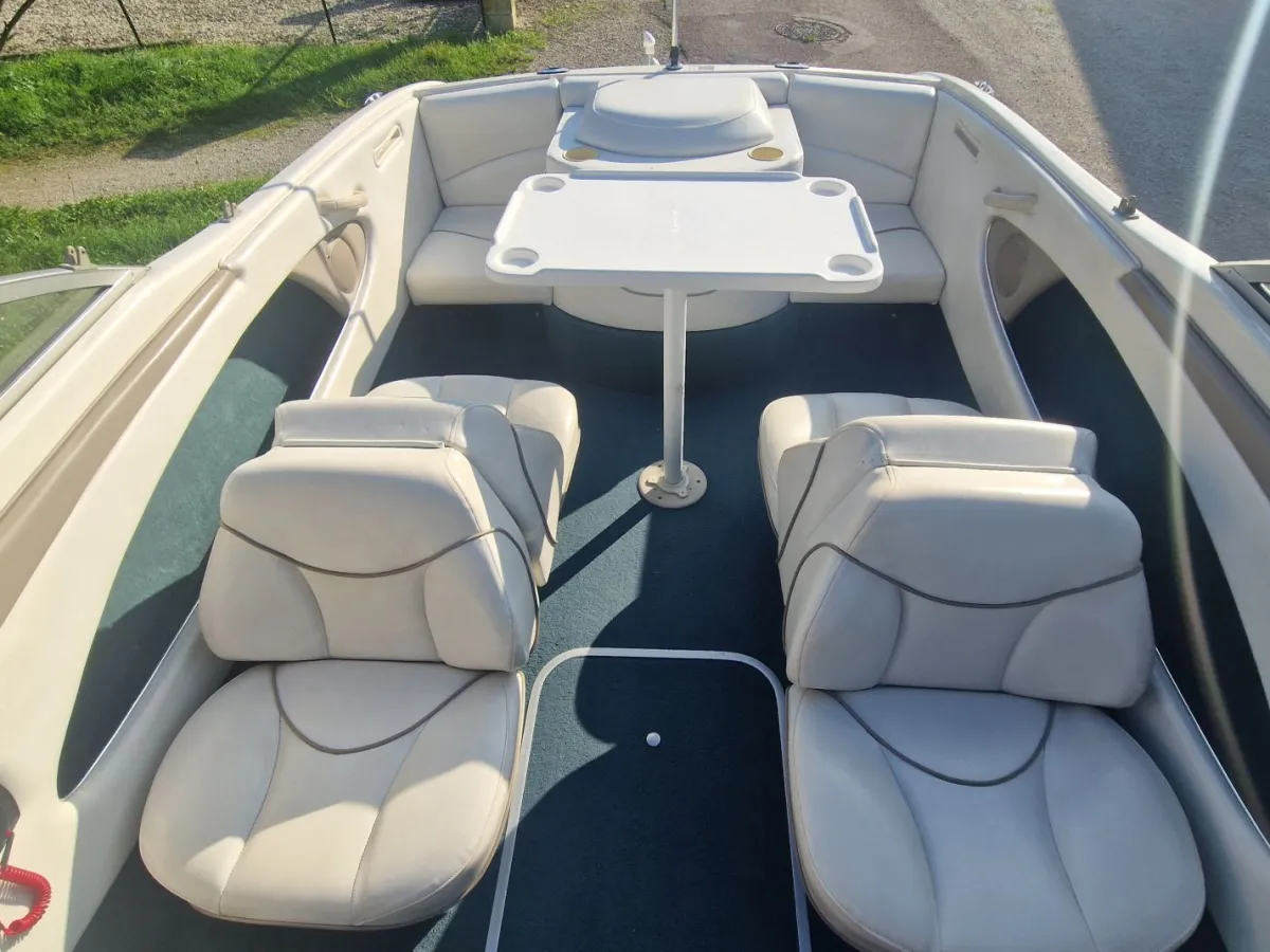 Polyester Motorboat Bayliner 1750 CAPRI