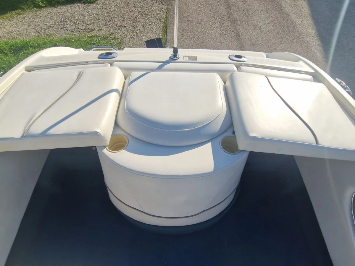 Polyester Motorboat Bayliner 1750 CAPRI