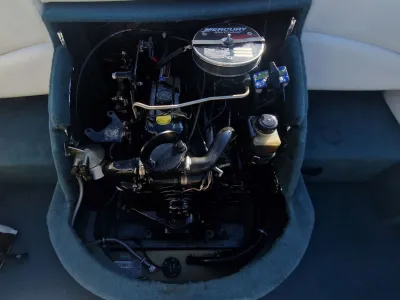 Polyester Motorboat Bayliner 1750 CAPRI Photo 7