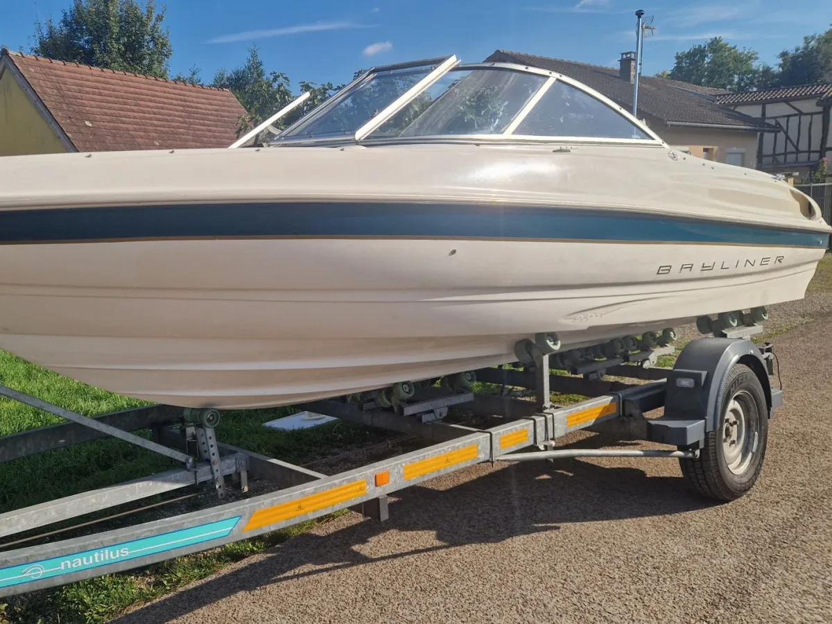 Polyester Motorboat Bayliner 1750 CAPRI