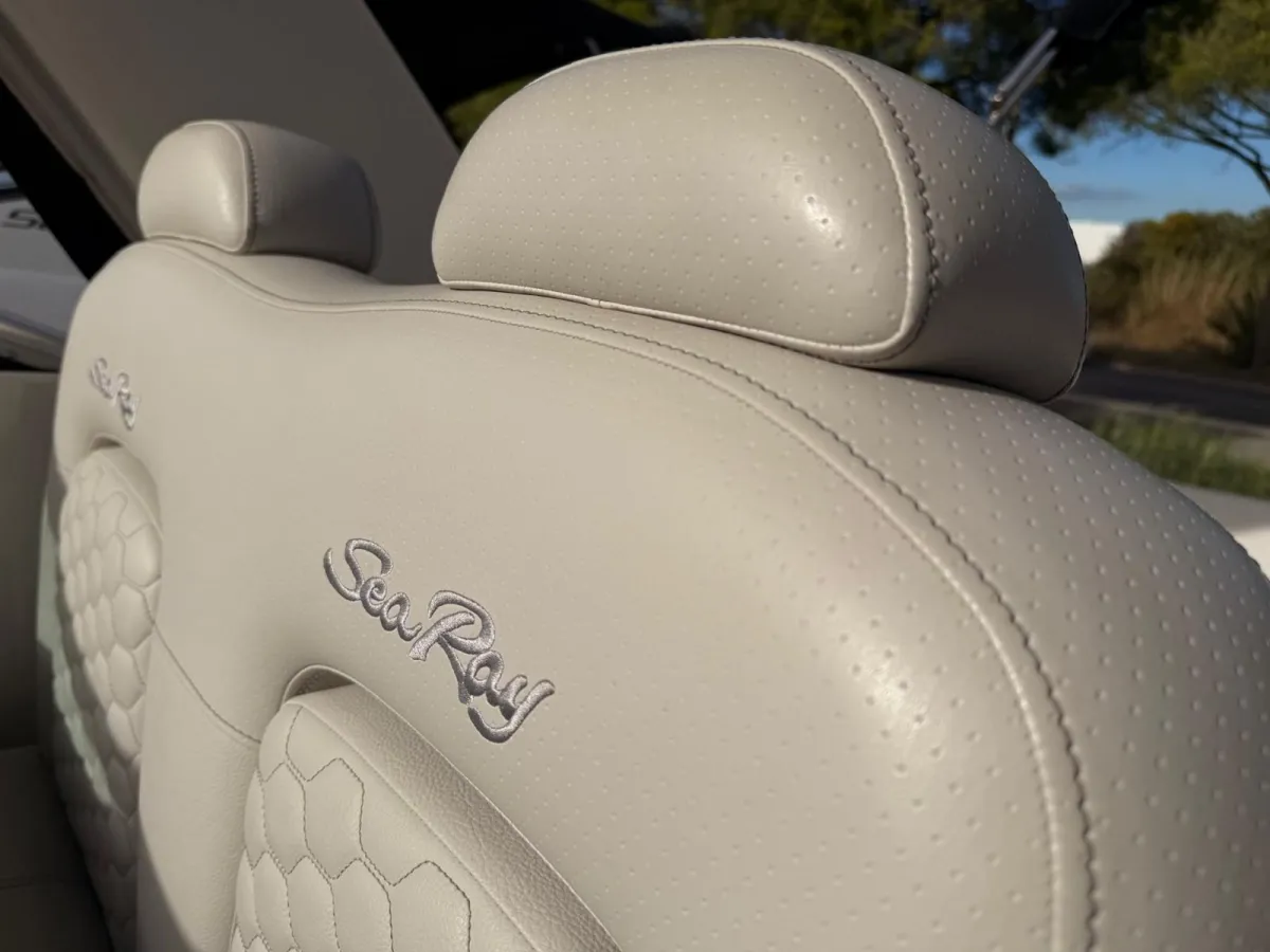 Polyester Motorboot Sea Ray 265 Sundancer