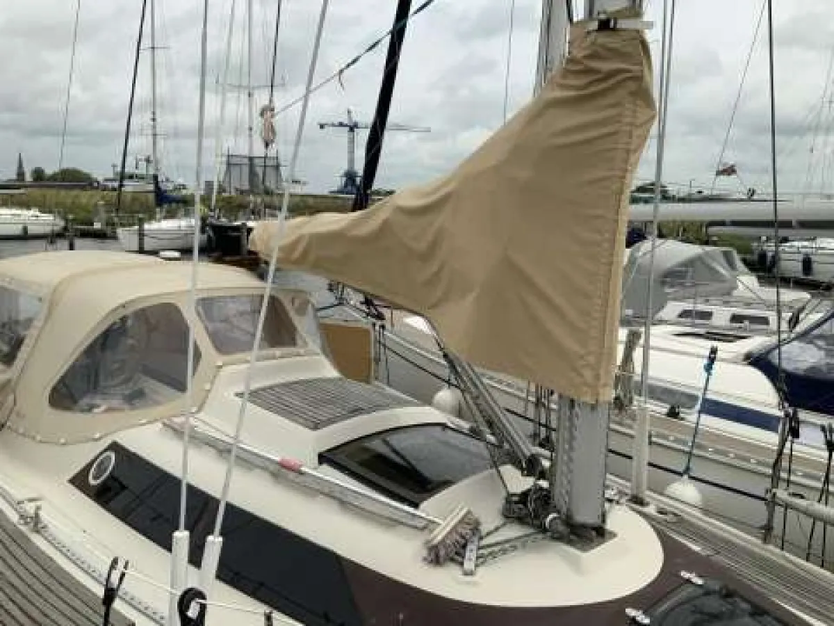 Polyester Sailboat Dehler Optima 101