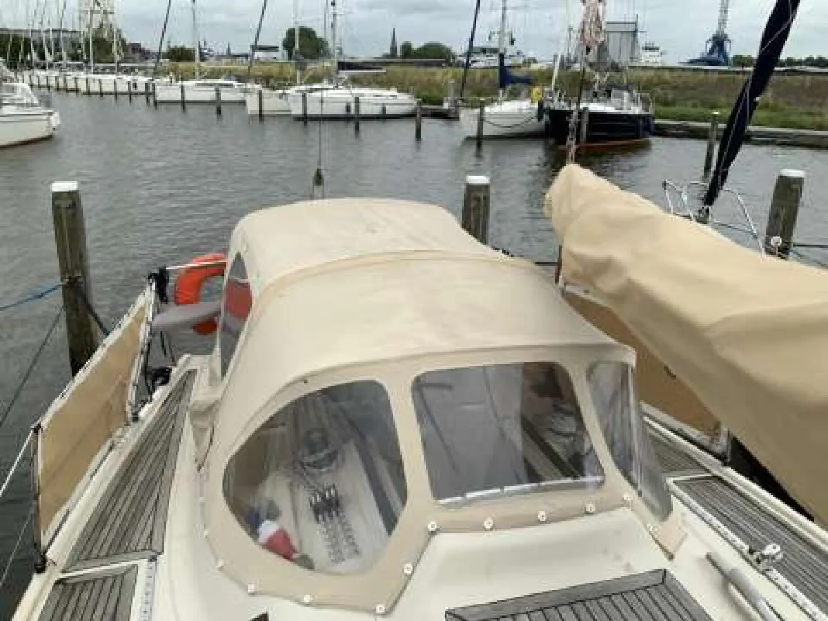 Polyester Sailboat Dehler Optima 101