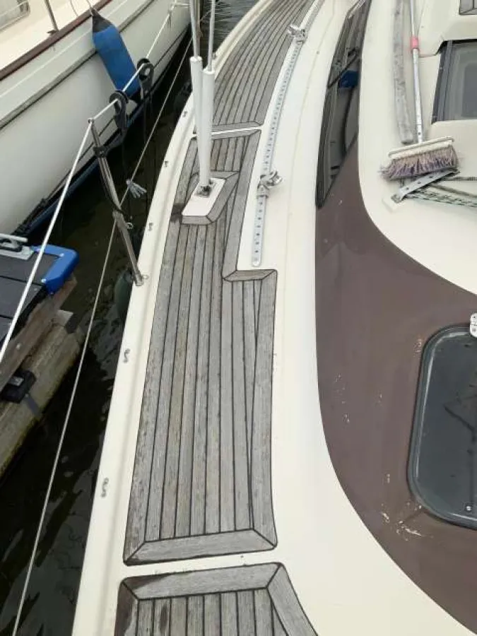 Polyester Sailboat Dehler Optima 101