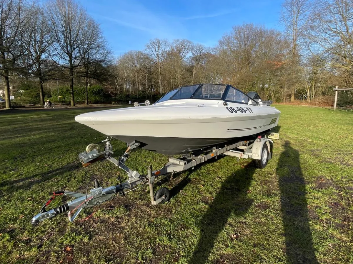 Polyester Bateau rapide Fletcher Arrowbeau 17