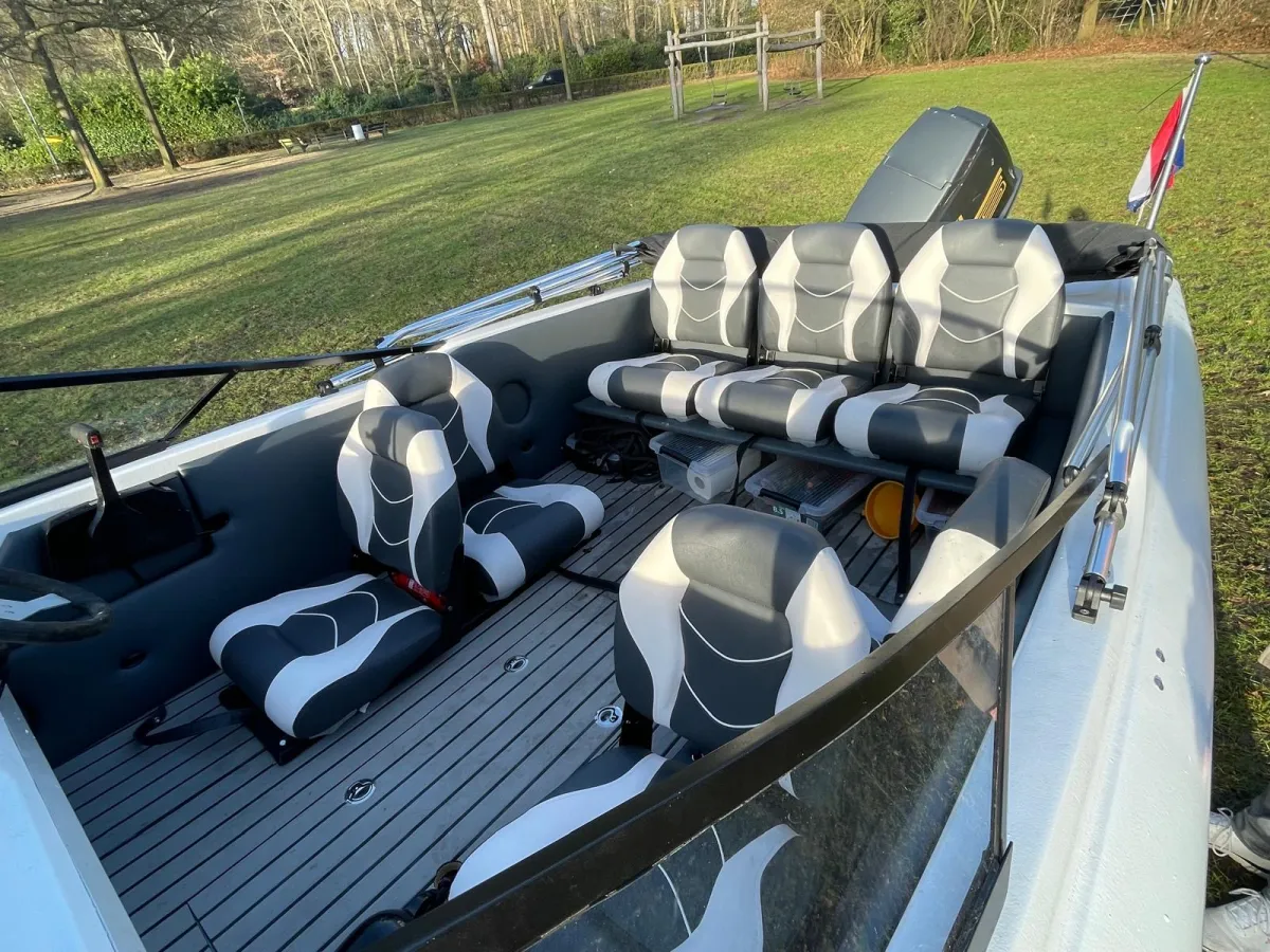 Polyester Bateau rapide Fletcher Arrowbeau 17