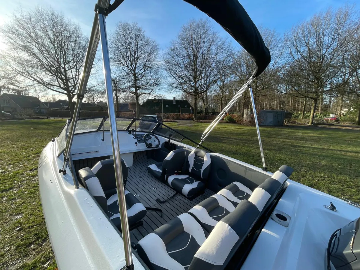 Polyester Bateau rapide Fletcher Arrowbeau 17