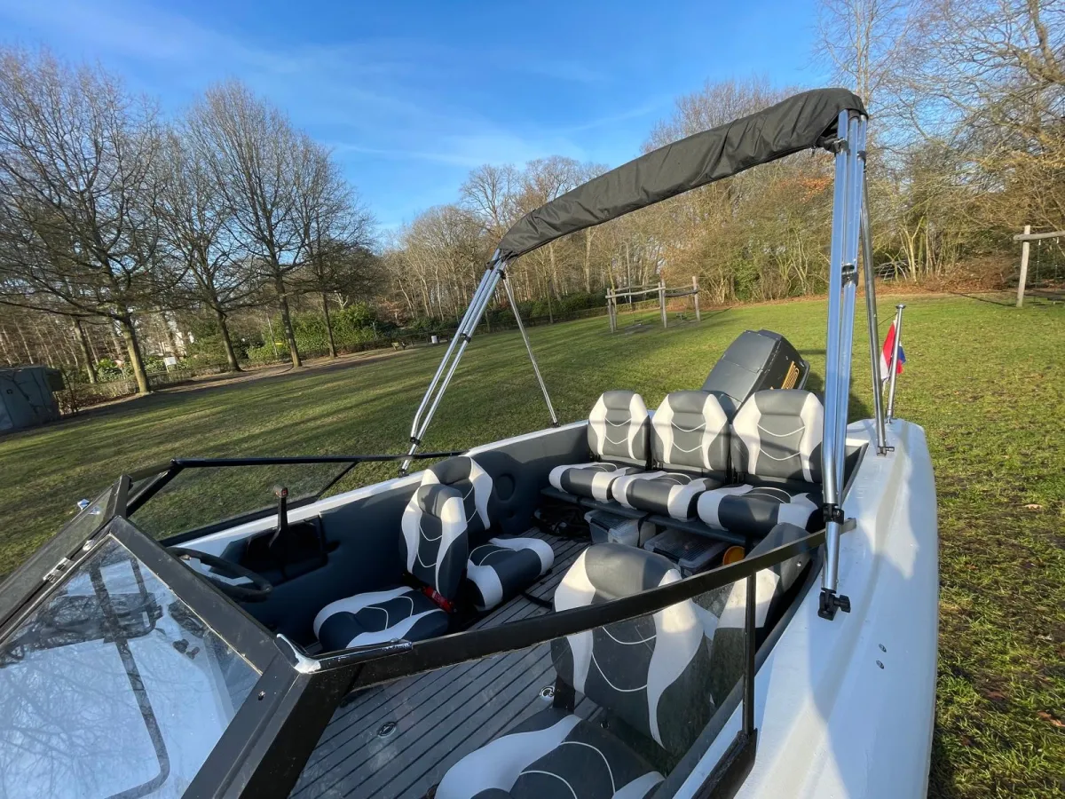 Polyester Bateau rapide Fletcher Arrowbeau 17