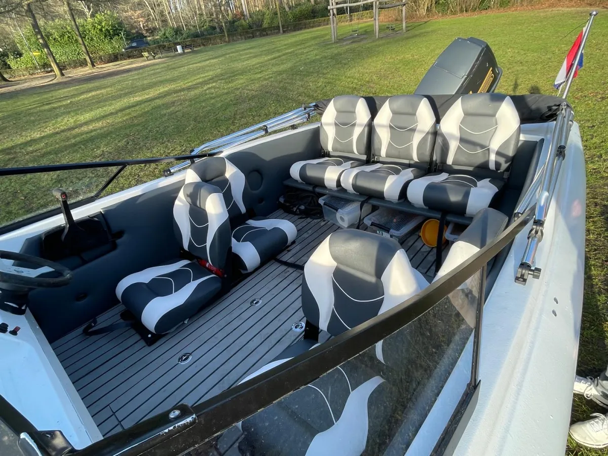 Polyester Bateau rapide Fletcher Arrowbeau 17