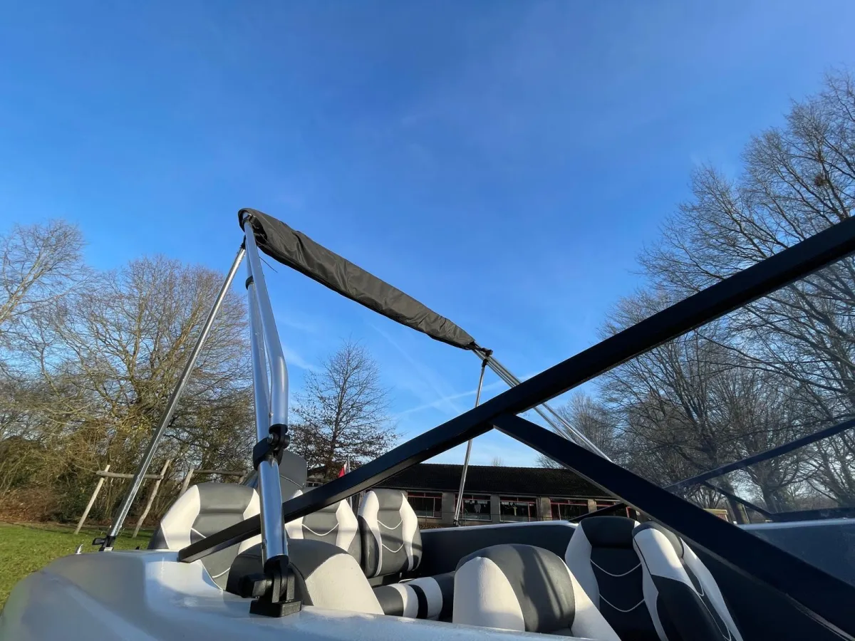 Polyester Bateau rapide Fletcher Arrowbeau 17