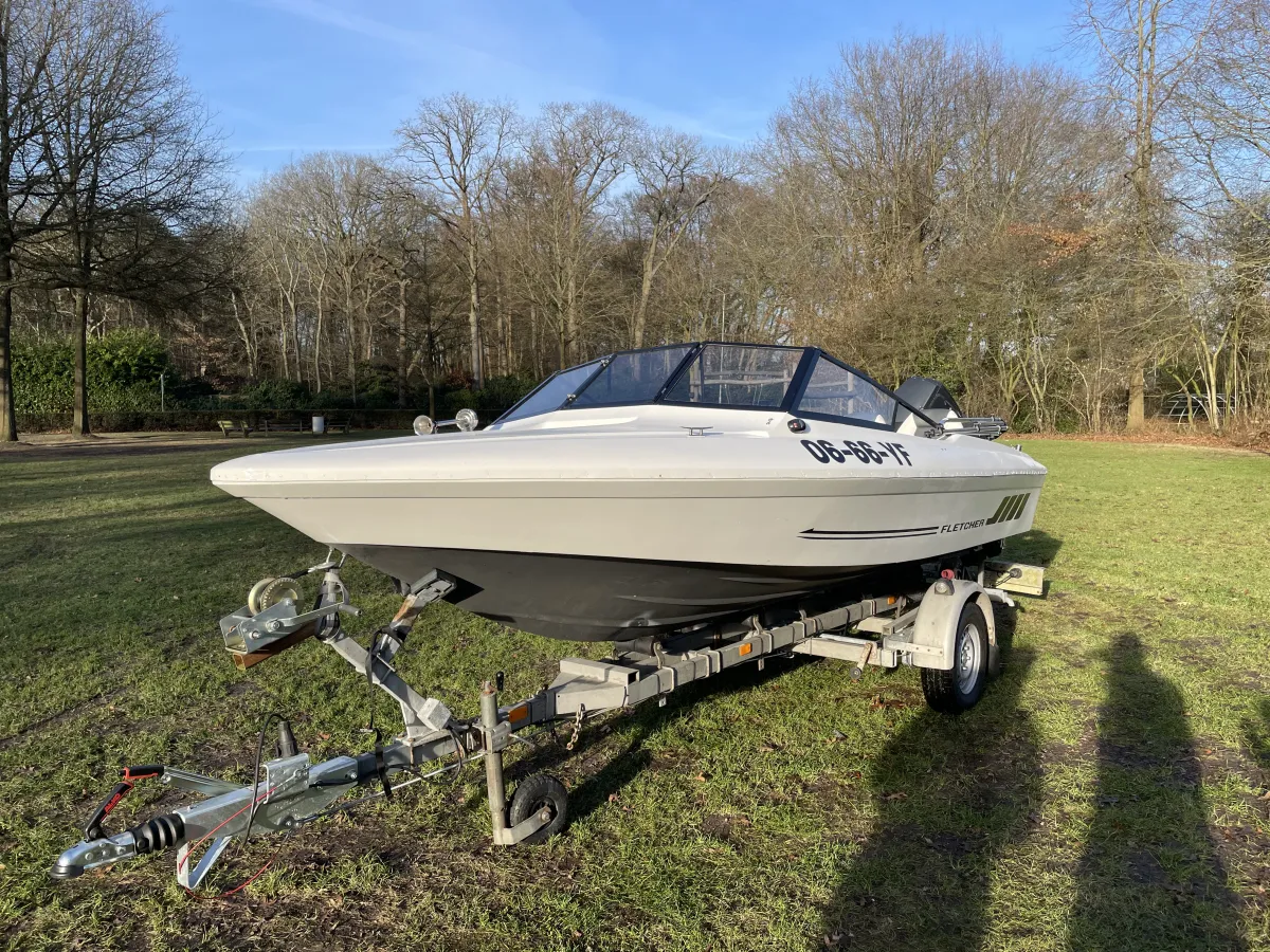 Polyester Bateau rapide Fletcher Arrowbeau 17