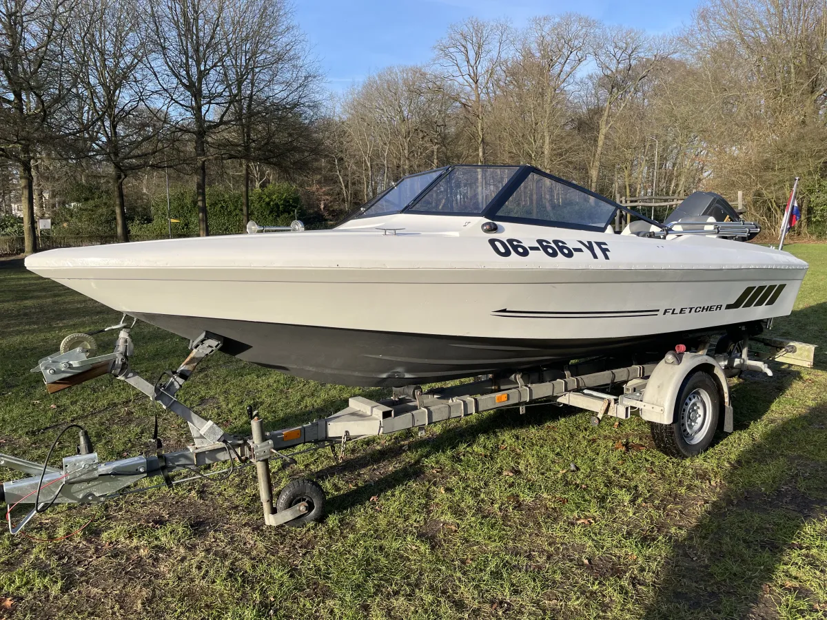 Polyester Bateau rapide Fletcher Arrowbeau 17