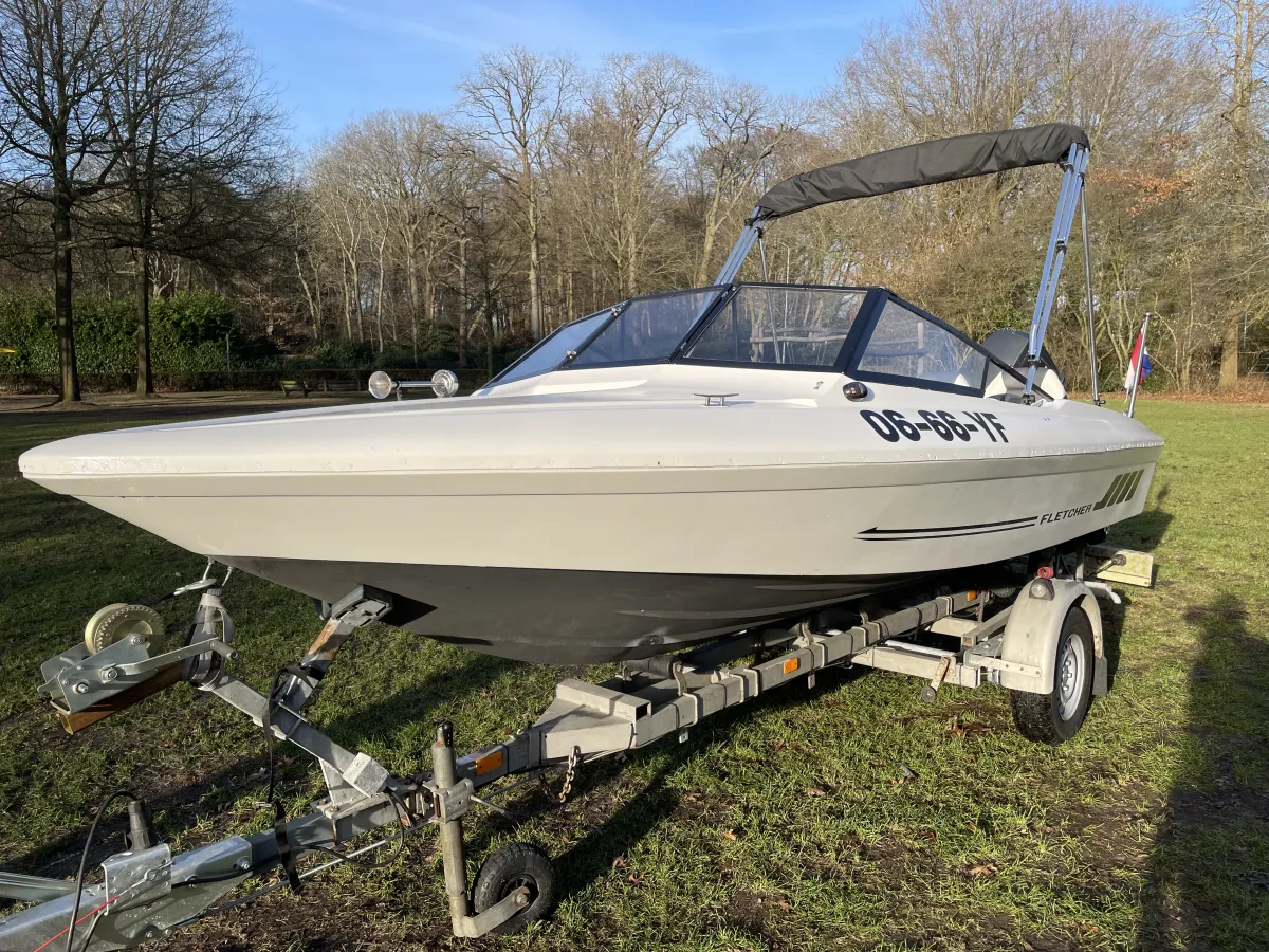 Polyester Bateau rapide Fletcher Arrowbeau 17