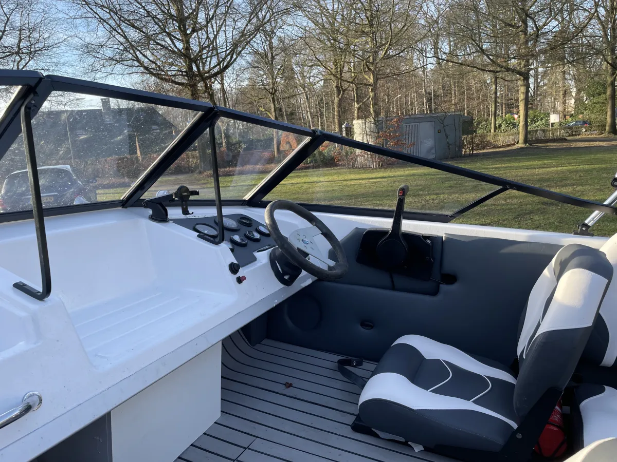 Polyester Bateau rapide Fletcher Arrowbeau 17