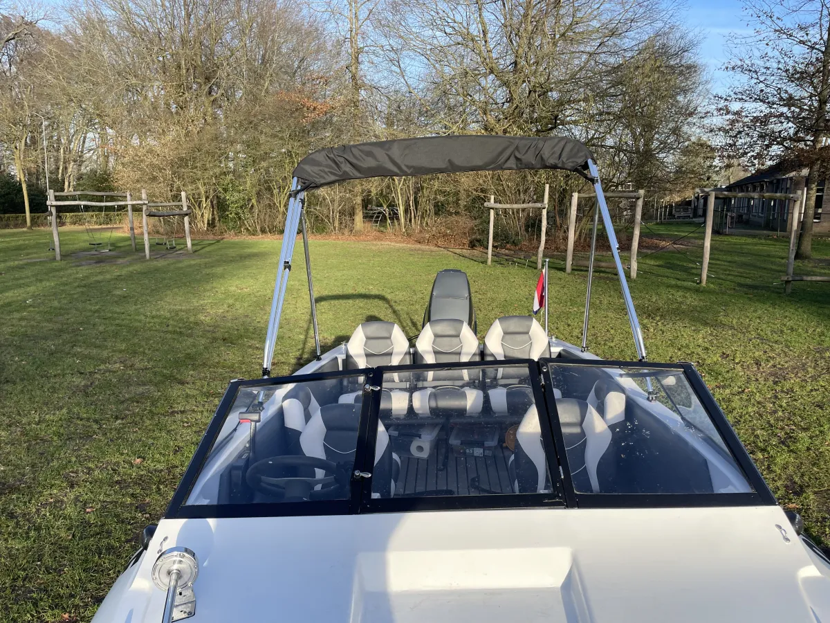 Polyester Bateau rapide Fletcher Arrowbeau 17