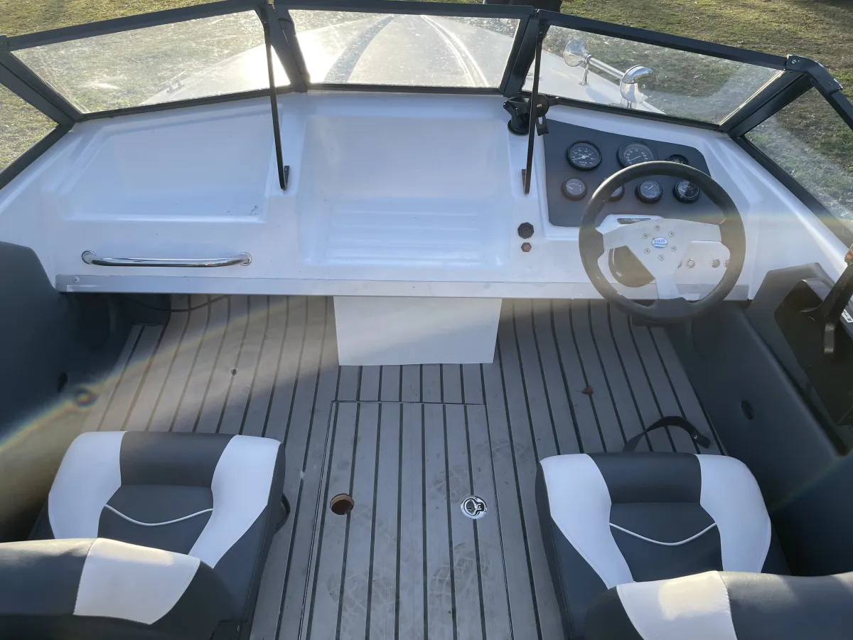 Polyester Bateau rapide Fletcher Arrowbeau 17