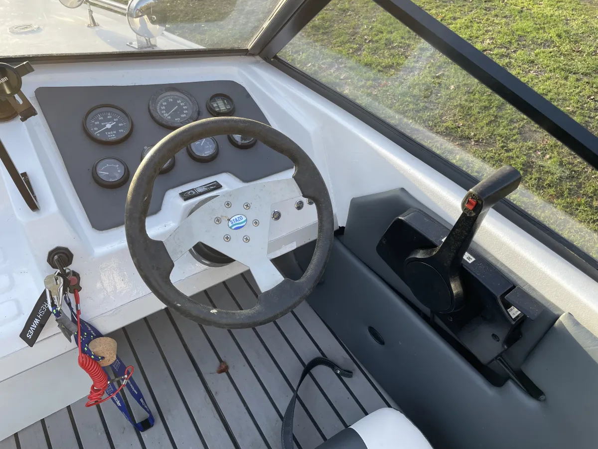 Polyester Bateau rapide Fletcher Arrowbeau 17