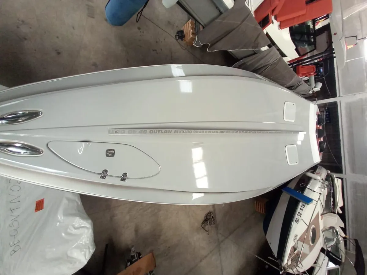 Polyester Speedboat Baja 40 Outlaw