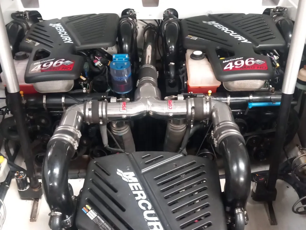 Polyester Speedboat Baja 40 Outlaw