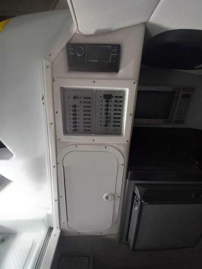 Polyester Speedboat Baja 40 Outlaw