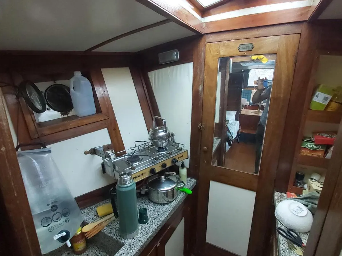 Staal Motorboot Bakdekker 900